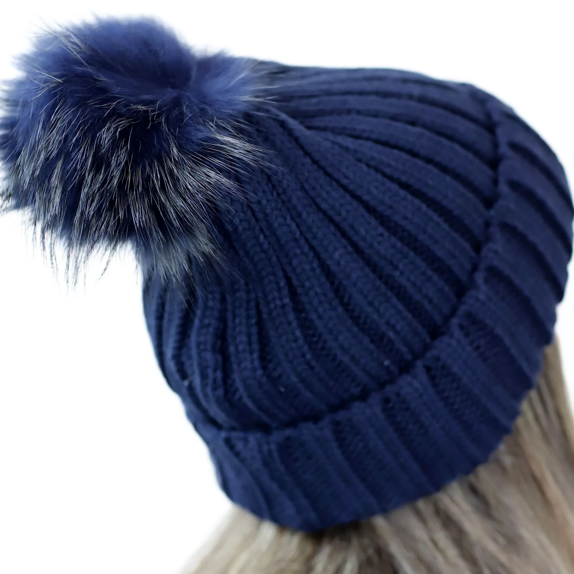 KNITTED HAT WITH FUR POM - BLACK