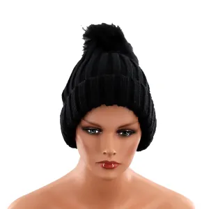 KNITTED HAT WITH FUR POM - BLACK