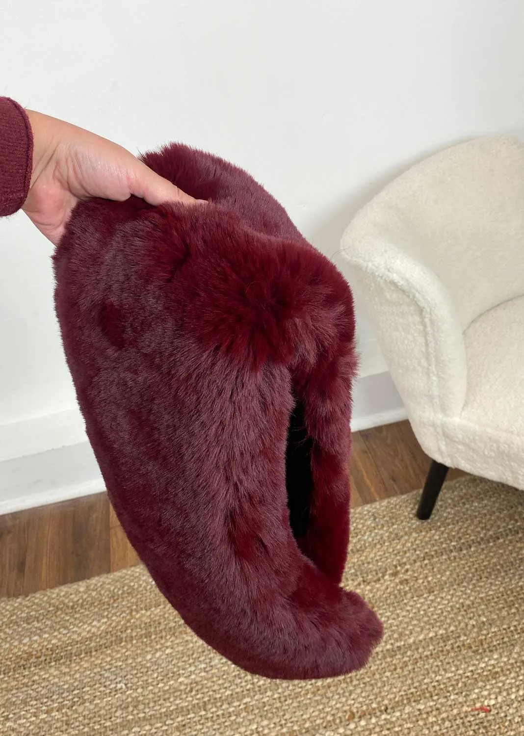 Vivienne Faux Fur Scarf in Burgundy